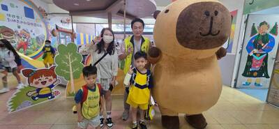 LINE_ALBUM_新生開學日第四站主場景照片_260909_72圖片