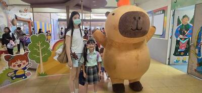 LINE_ALBUM_新生開學日第四站主場景照片_260909_55圖片