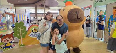 LINE_ALBUM_新生開學日第四站主場景照片_260909_17圖片