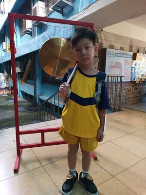 LINE_ALBUM_新生入學-敲智慧鑼_260908_72圖片