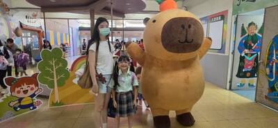 LINE_ALBUM_新生開學日第四站主場景照片_260909_52圖片