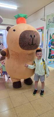 LINE_ALBUM_新生開學日第四站主場景照片_260909_76圖片