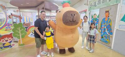 LINE_ALBUM_新生開學日第四站主場景照片_260909_59圖片