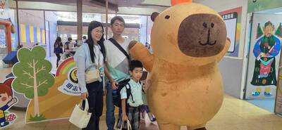 LINE_ALBUM_新生開學日第四站主場景照片_260909_4圖片