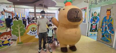 LINE_ALBUM_新生開學日第四站主場景照片_260909_57圖片
