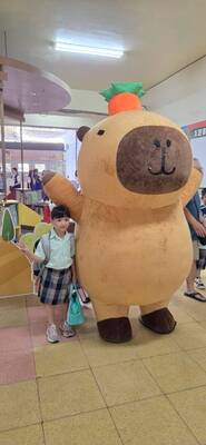 LINE_ALBUM_新生開學日第四站主場景照片_260909_15圖片